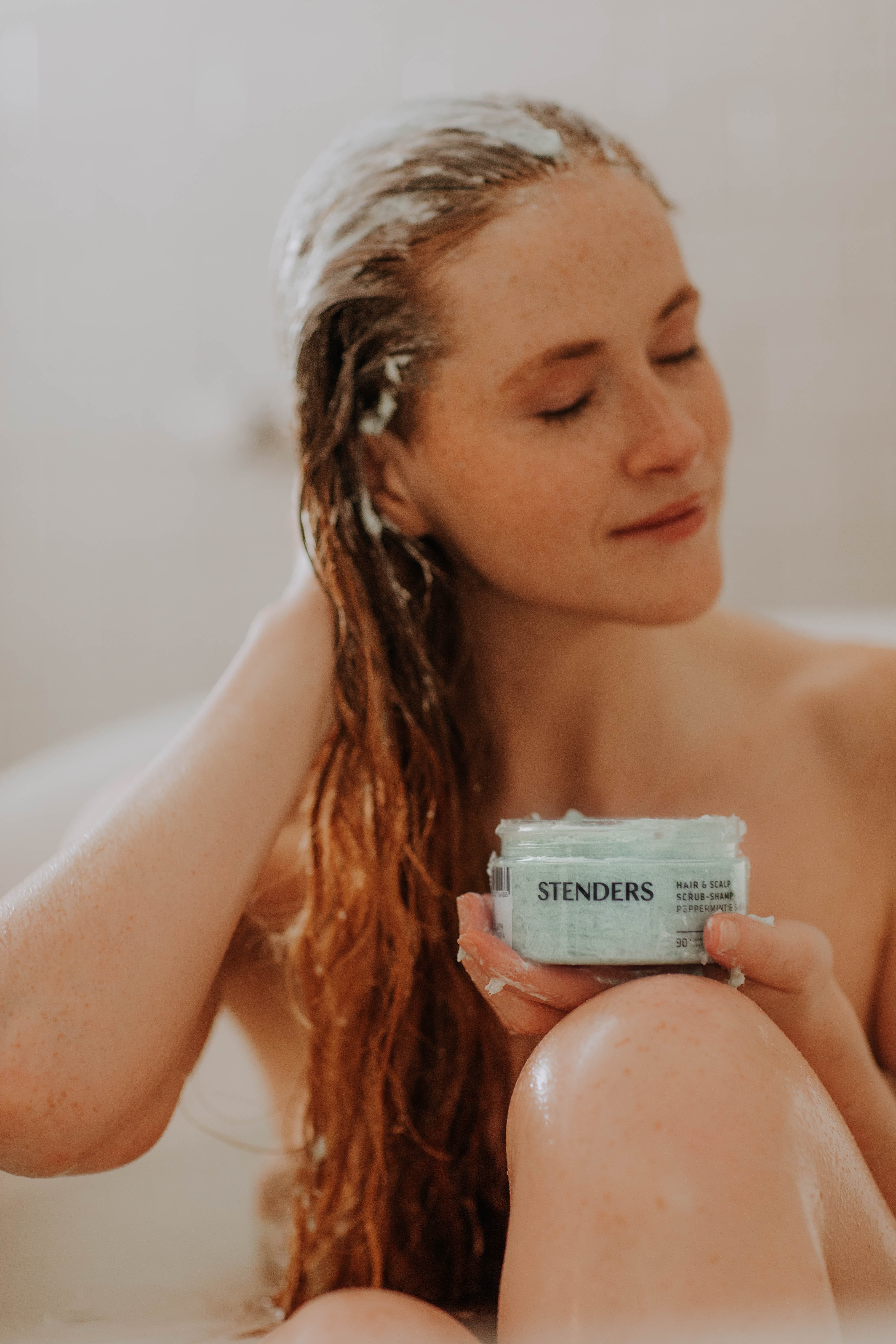 stenders-hair-scalp-scrub-shampoo-peppermint-shea-use Haar & Kopfhaut Peeling-Shampoo Pfefferminze & Sheabutter