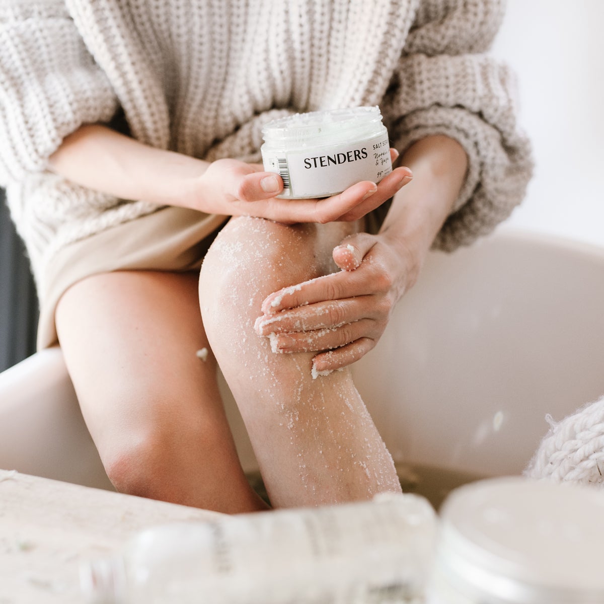 stenders-salt-scrub-nordic-jasmine-yuzu-mood-2 Scrub corpo al sale con AHA Gelsomino nordico e verbena