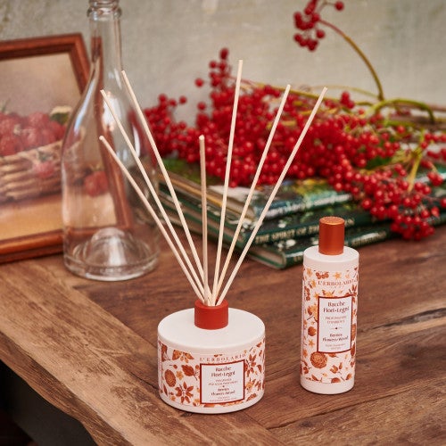 lerbolario-bacche-fiori-legni-waldbeeren-bluten-holz-raumduft-mit-holzstaebchen-200-ml BACCHE FIORE LEGNI Raumduft mit Holzstäbchen