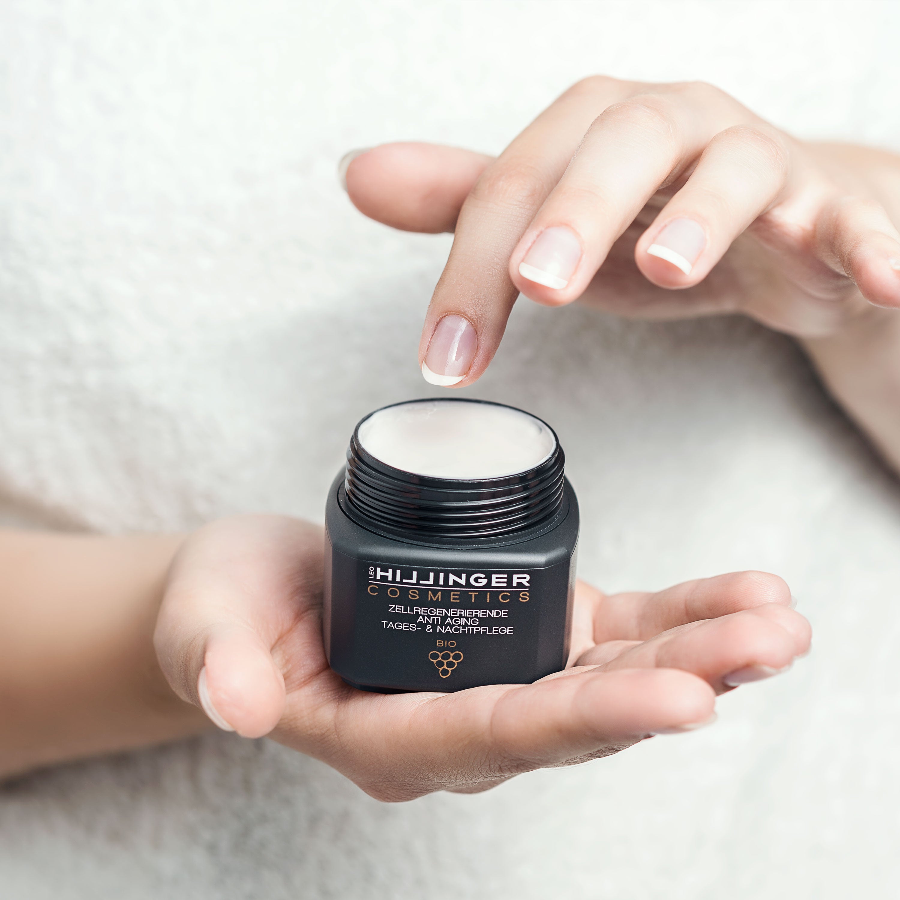 Zellregenerierende Anti Aging Tages- & Nachtpflege