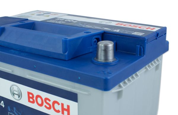 Bosch S4 004 Autobatterie 12V 60Ah 540A online bestellen | Autobatterie ...