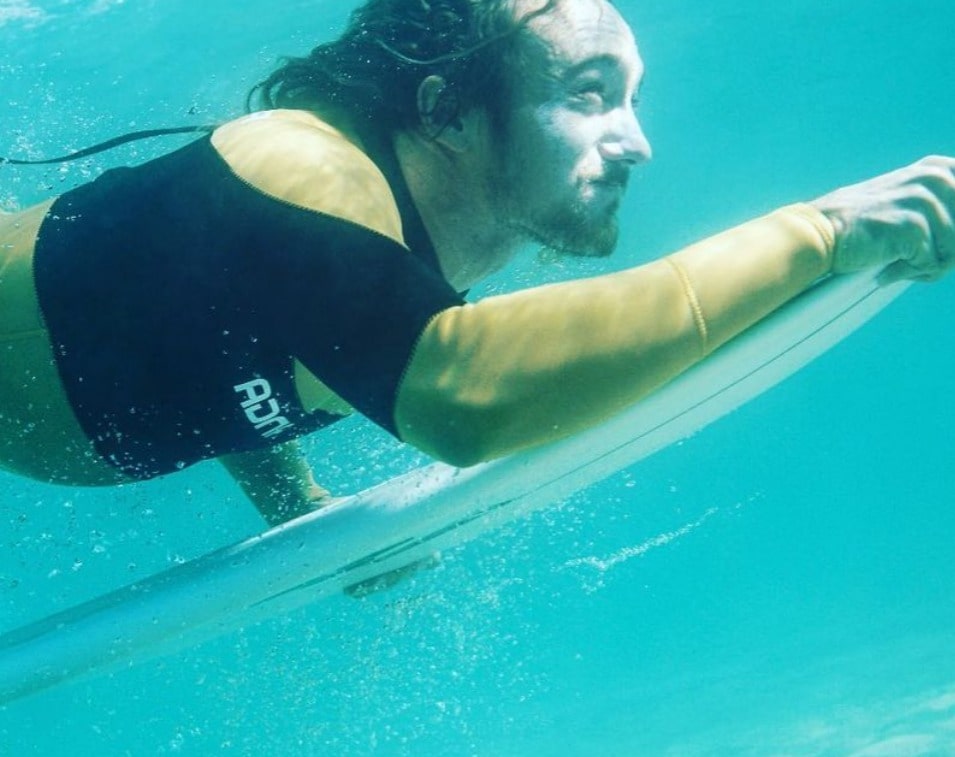 Gilles Rese - Deutscher Meister 2015 im Surfen: Bewundern Sie die beeindruckenden Fähigkeiten von Gilles Rese beim Surfen.