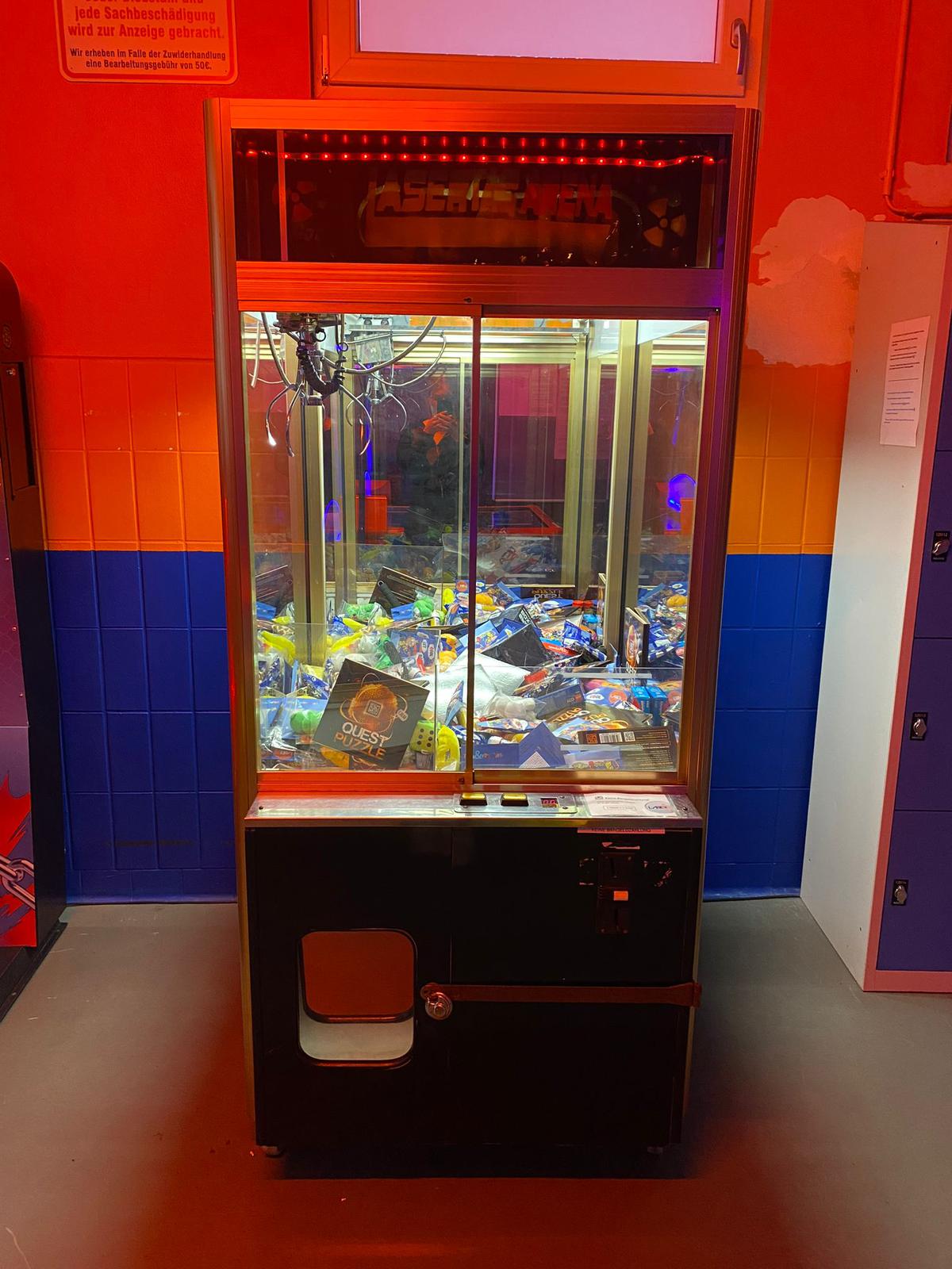 Arcade-Maschine Göppingen Greifautomat - Spaß beim Greifen von Spielzeugen im Spielcenter