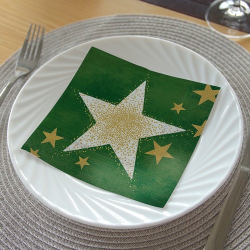 20 Servietten Shining Stars green gold - Goldener Schimmer auf Stern grün 33x33cm