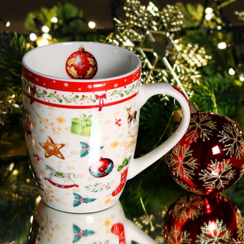 Tasse aus Porzellan Cozy Christmas Time red - Gemütliche Weihnachten rot 0,32L, Höhe 10,5cm