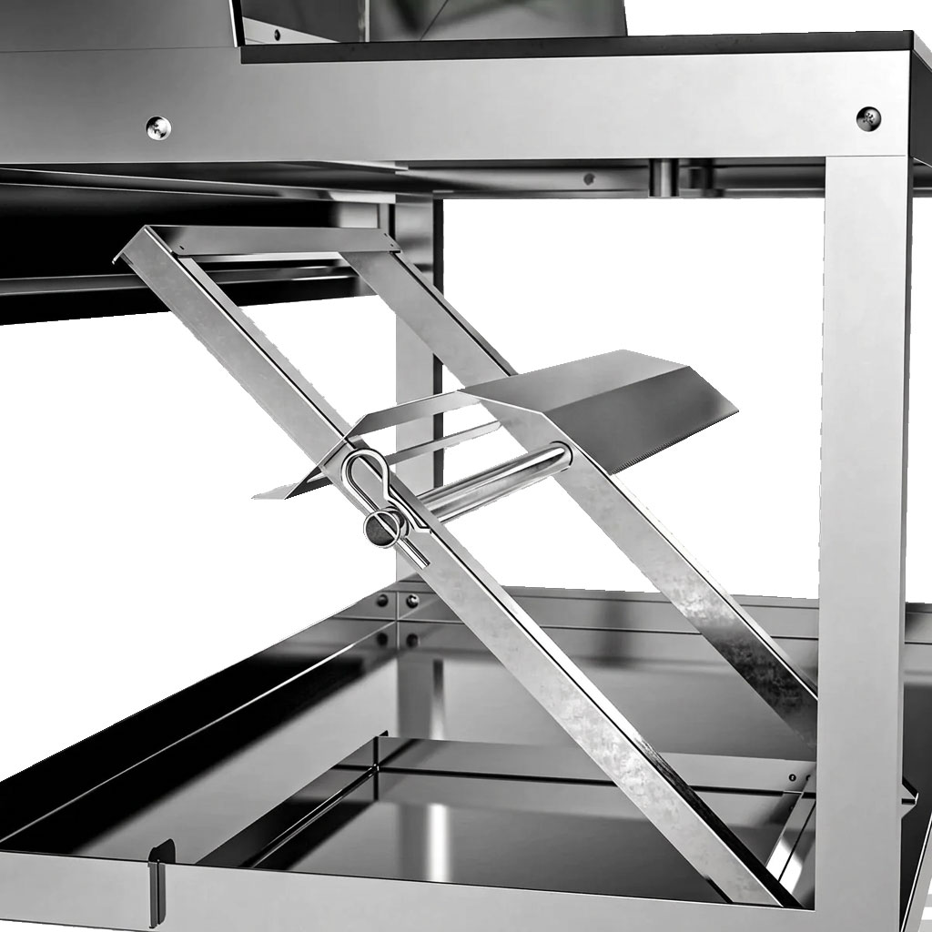 Eine Nahaufnahme des Edelstahl-Innenmechanismus eines professionellen Grills mit dem höhenverstellbaren Hebelsystem mit Sicherungsstift und Metallstützrahmen.