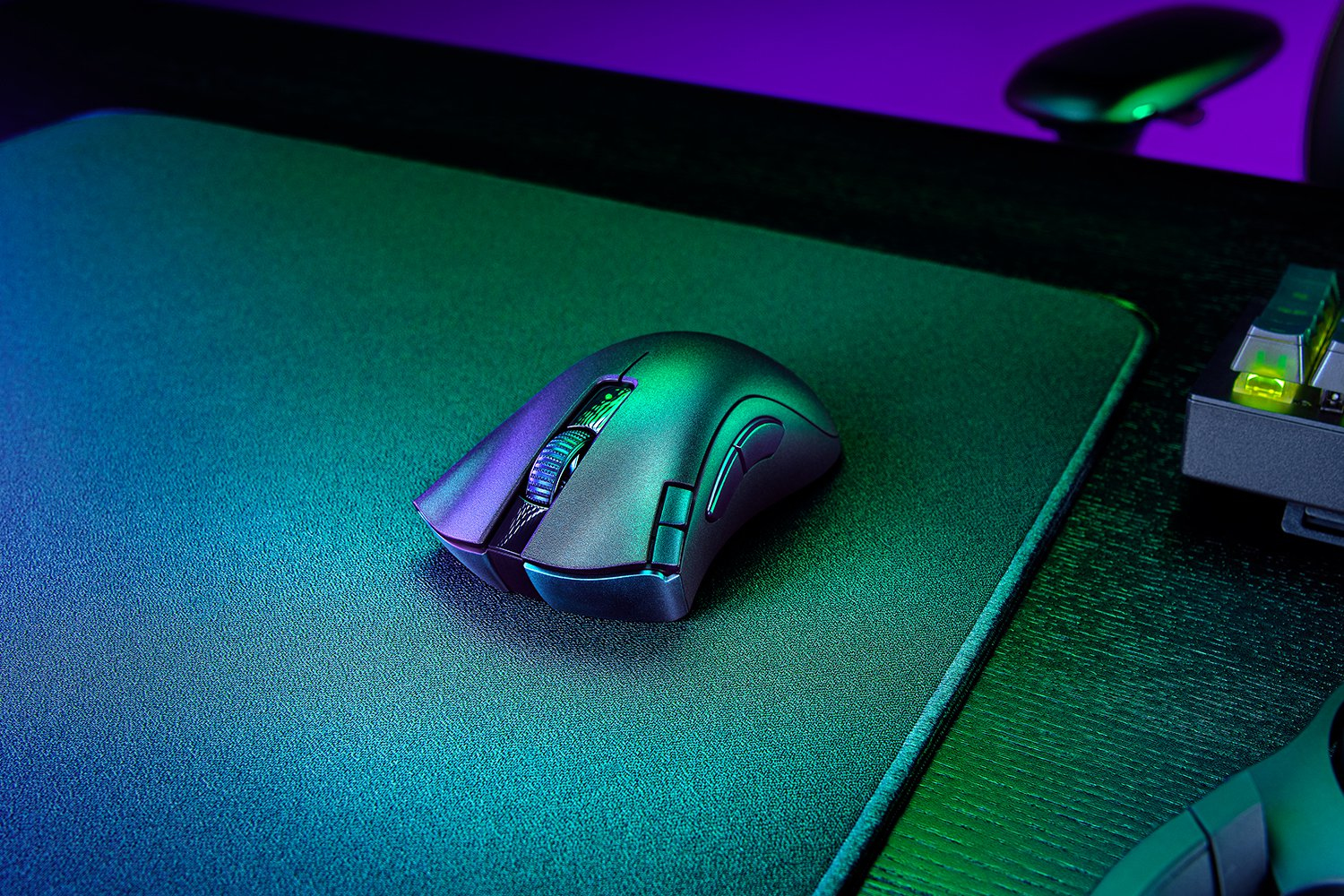 Razer DeathAdder V2 X HyperSpeed - Maus - ergonomisch - Für Rechtshänder - optisch - 7 Tasten - kabellos - 2.4 GHz, Bluetooth 5.1 LE - kabelloser Empfänger (USB)
