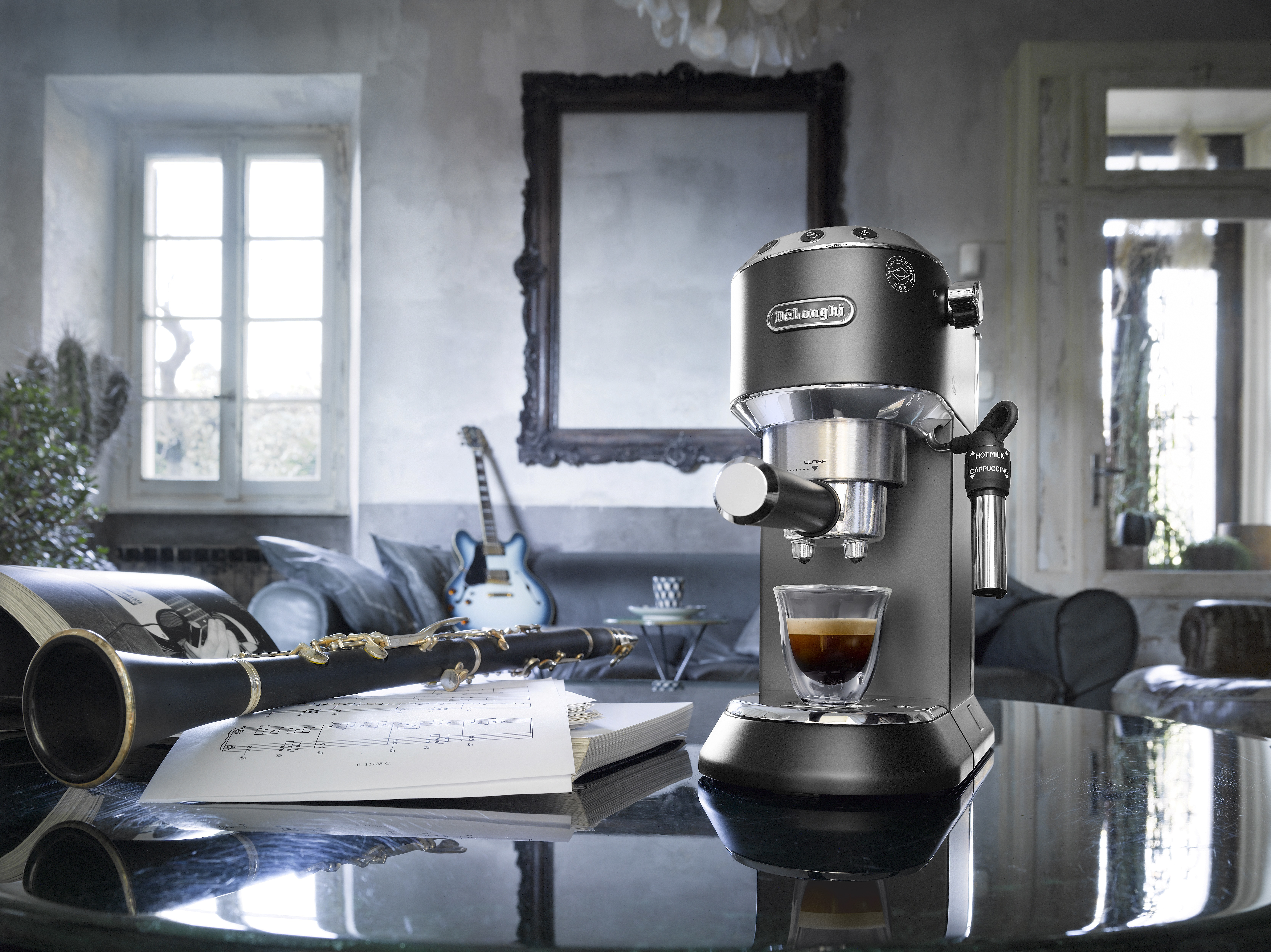 De Longhi DEDICA EC 685.BK - Kaffeemaschine mit Cappuccinatore