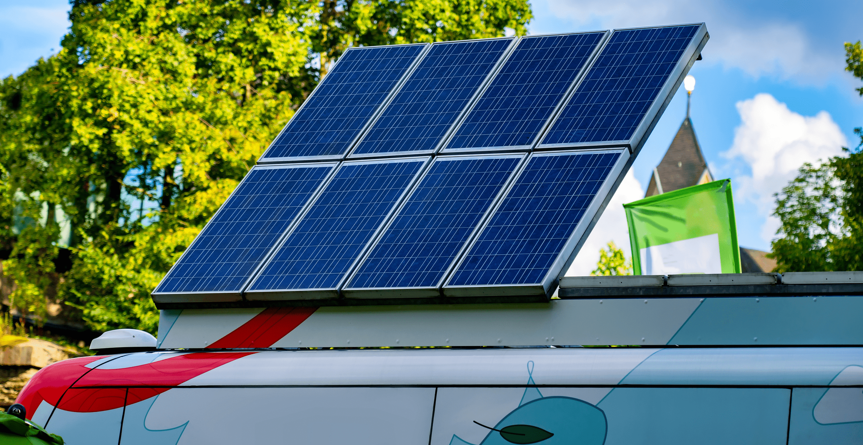 Power Station mit einem mobilen Solarpanel aufladen