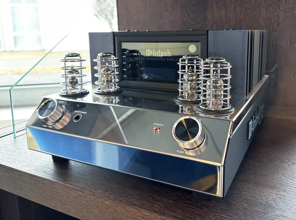 McIntosh MA252 aus Demo