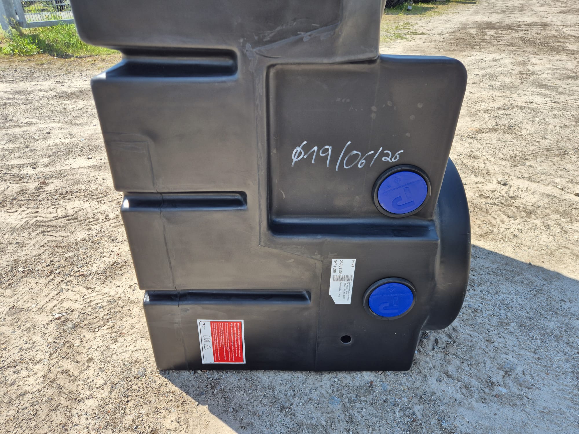 RWT Flachtank 1500 L inkl. VS20 & Tankabdeckung Top-Cover