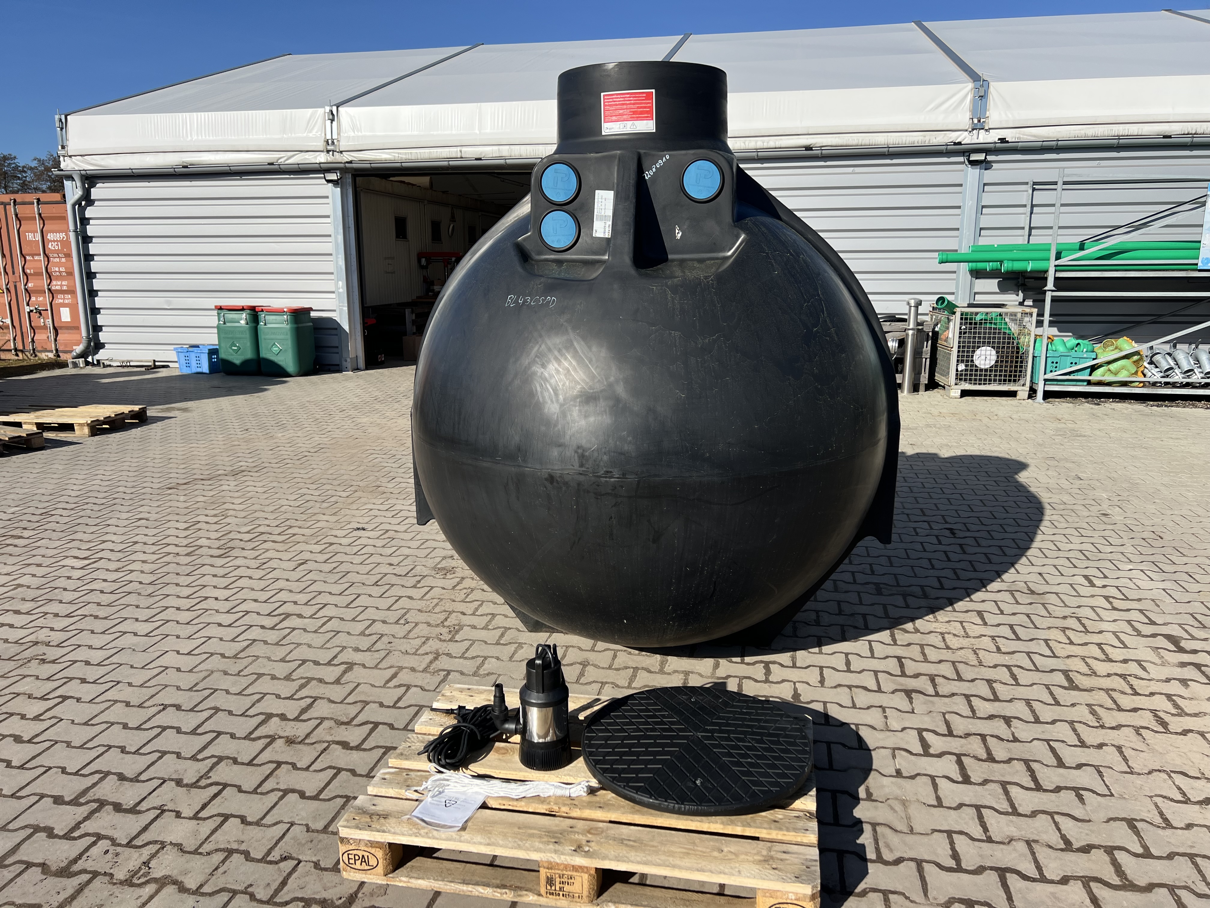 RWT Classic Tank-Set 4300L inkl. Thermodeckel & Tauchdruckpumpe CSP 800M