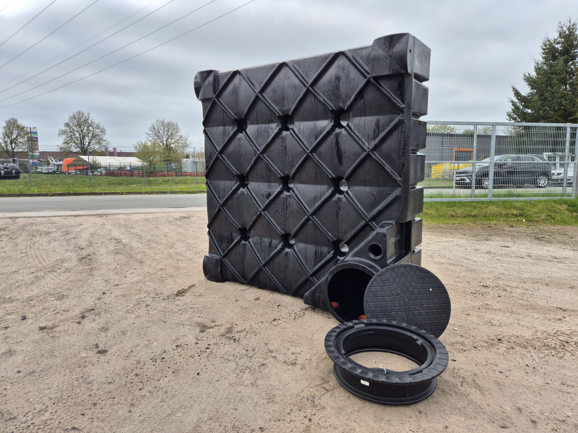RWT Flachtank 3000 L inkl. Thermodeckel & Schacht 20cm (B-Ware)