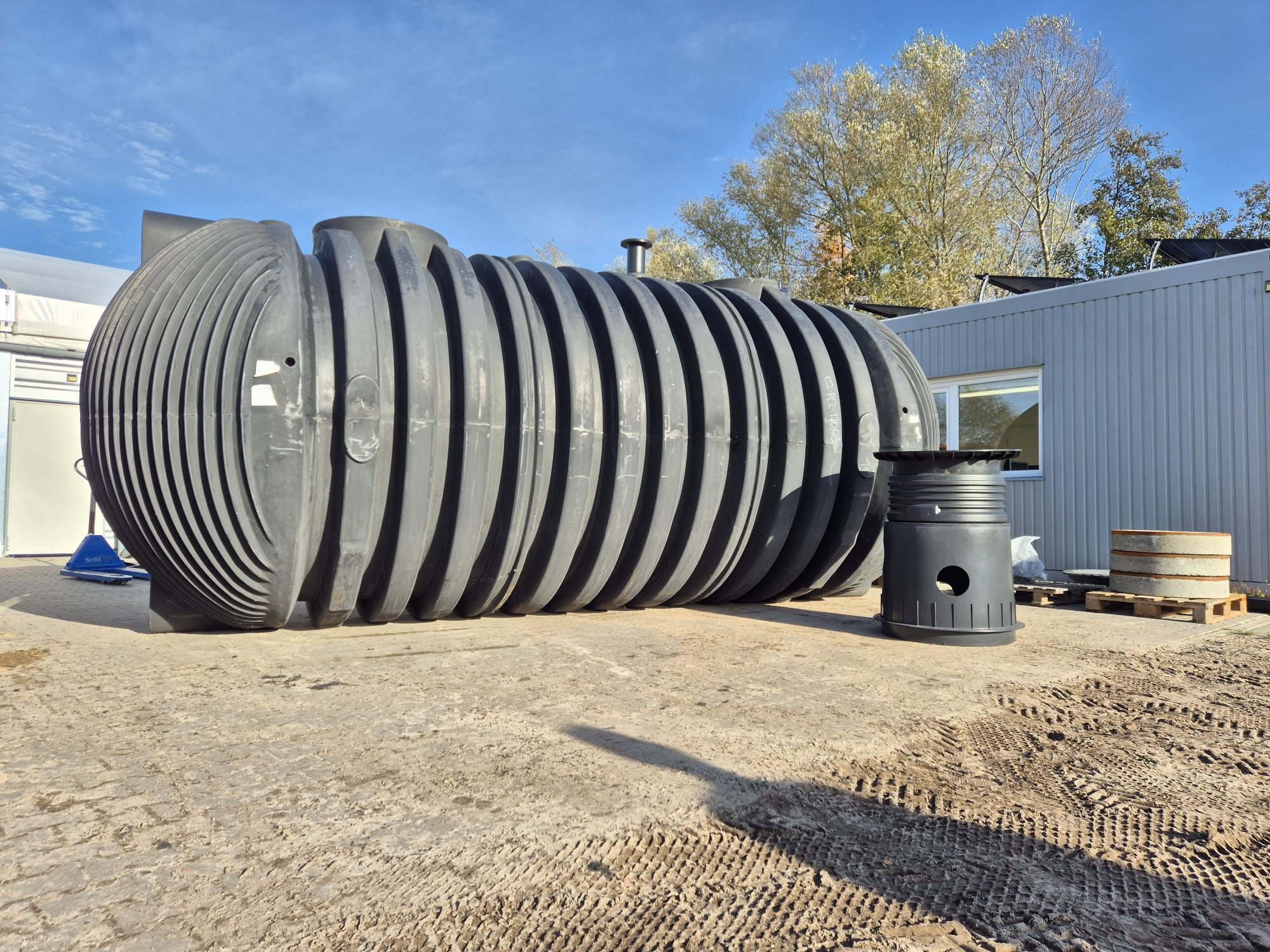 Carat XXL Tank 22.000L inkl. Teleskop-Domschacht 600 & Schachtabdeckung mit Rahmen Klasse D