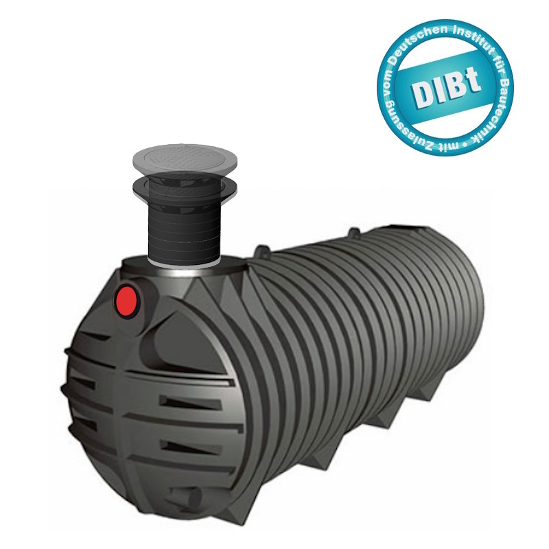 Ein schmaler, länglicher flacher schwarzer Tank mit DN300 Schacht und Deckel
