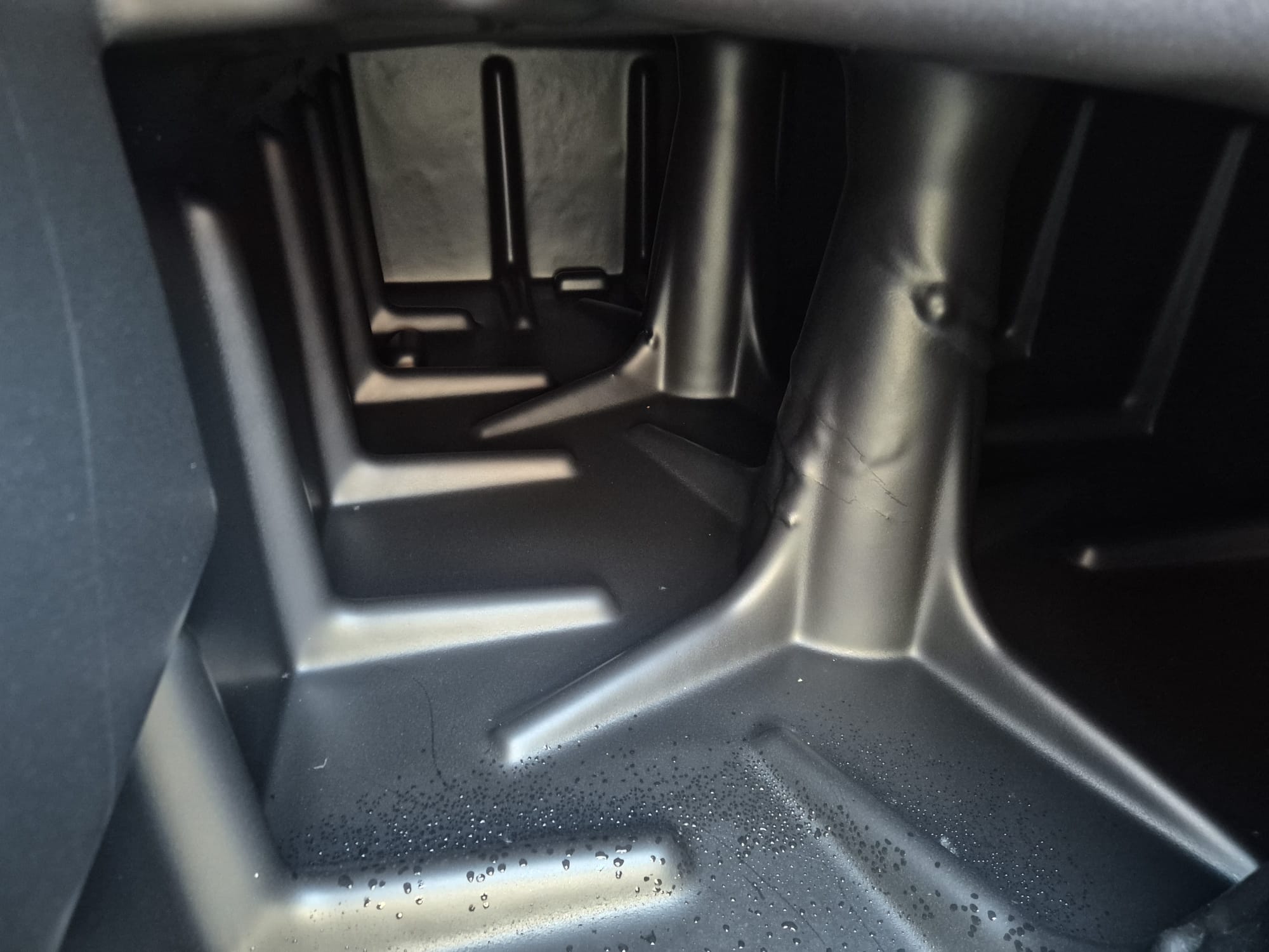 RWT Flachtank 1500 L inkl. VS20 & Tankabdeckung Top-Cover