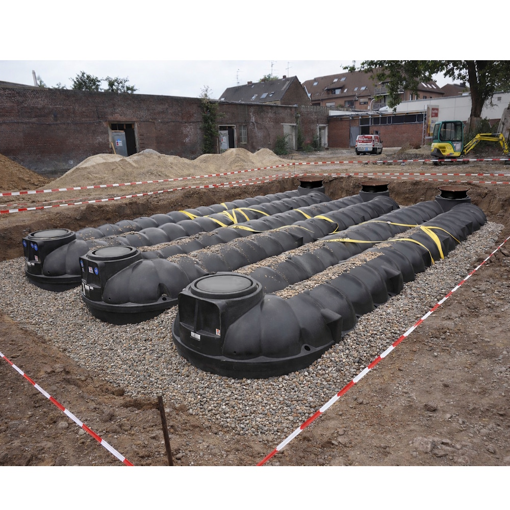 Großtanks Flachtanks NEI eingebaut in Kies