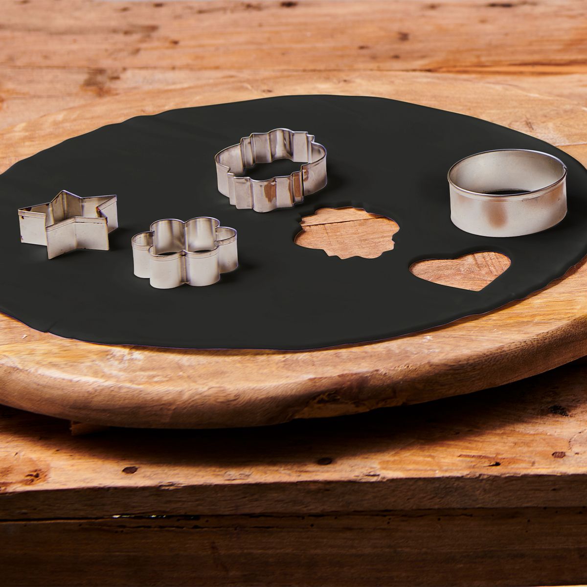 F20730_2_6f5b8f36f56dbea48817f92b056de815_1 Funcakes Ausgerollte Fondantdecke, Schwarz- 36cm Ø