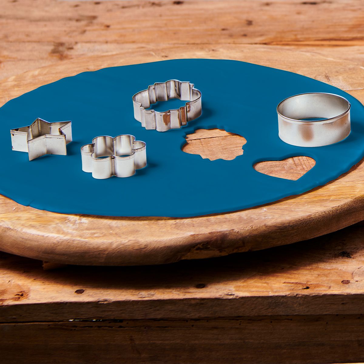 F20740_2_3b72582c17838453c3a62c55ad16d693 Funcakes Ausgerollte Fondantdecke, Dunkelblau- 36cm Ø