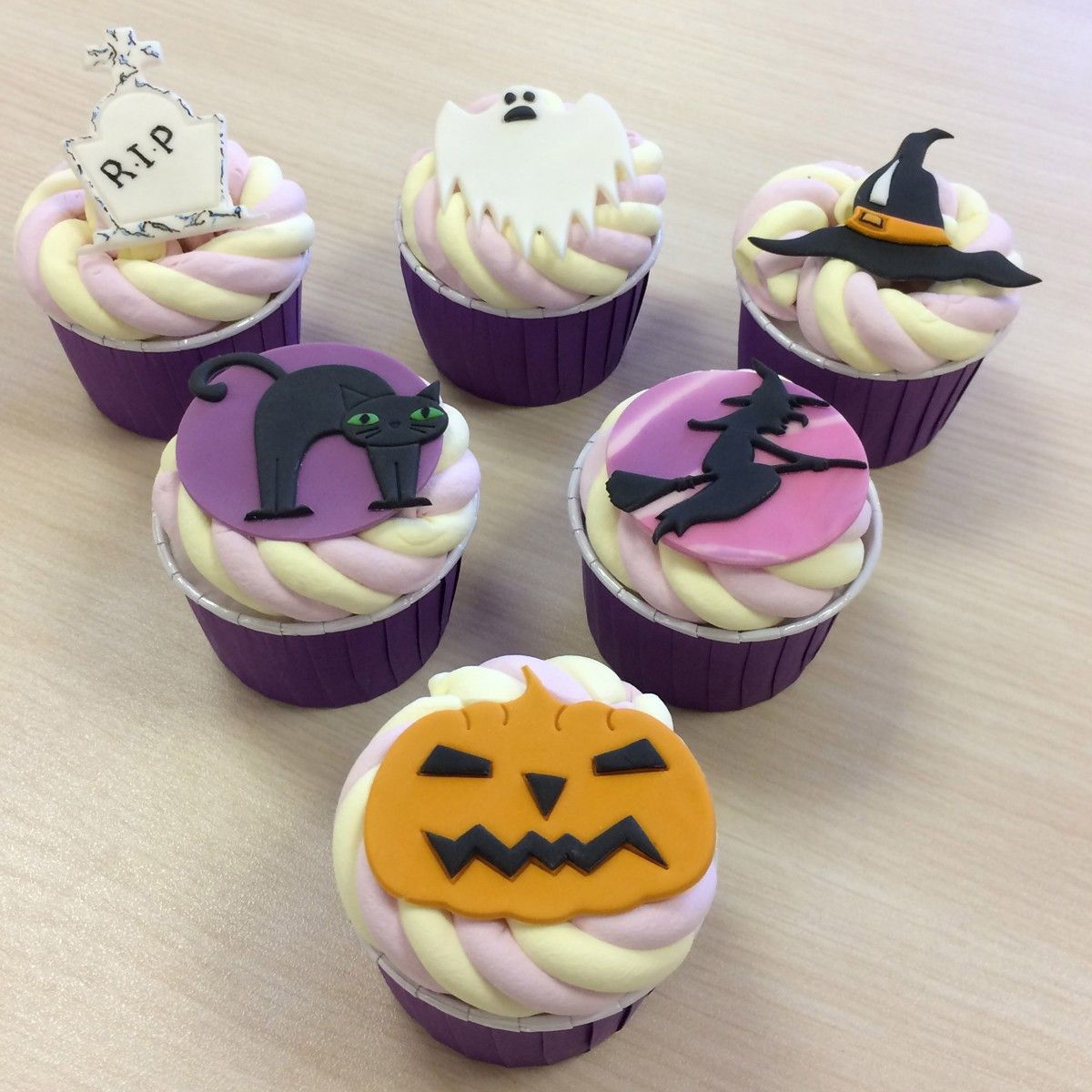 CUTHALWN_2_3b5acdf3c7534c285adad95d1a15ac5d FMM Ausstecherset Halloween 2-teilig