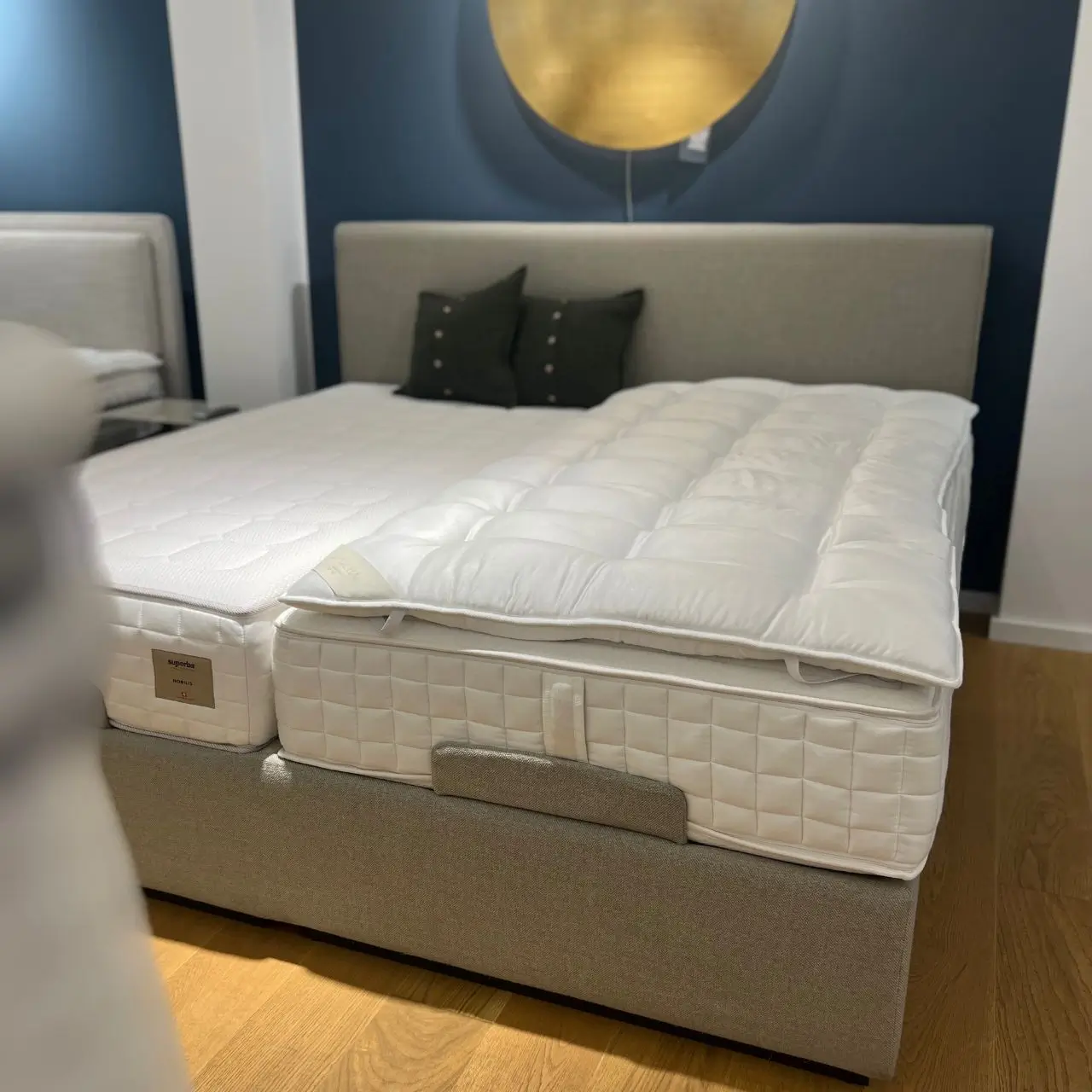 SUPERBA ATELIER SUISSE - Polsterbett "Line" Ausstellungsbett
