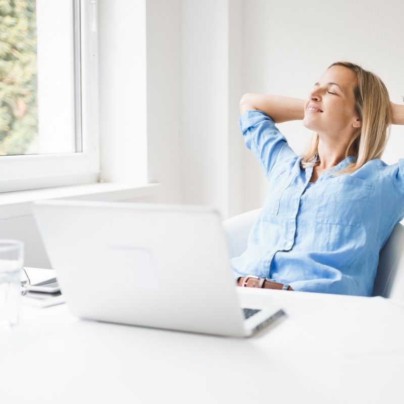 Homeoffice & Müdigkeit: Tipps für Tag & Nacht für mehr Energie am Arbeitsplatz