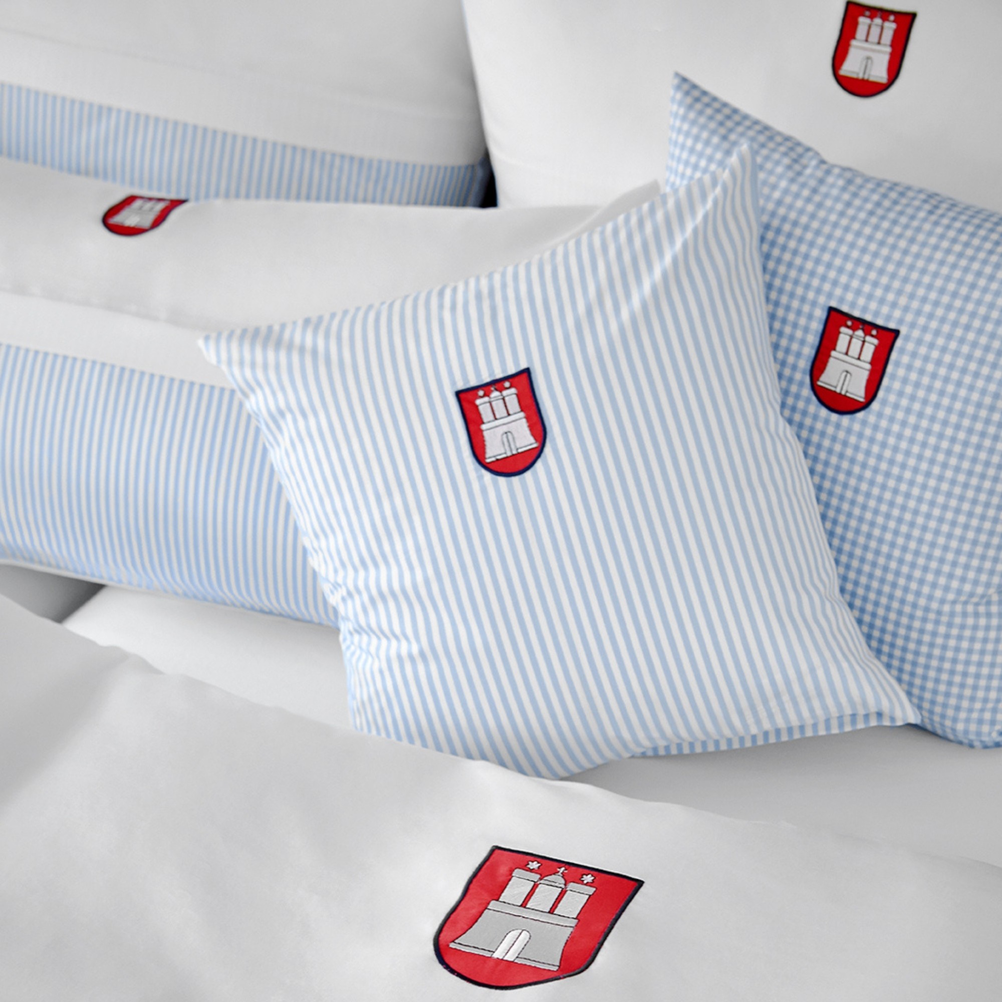 RUMÖLLER BASIC - Kleinkissenbezug "Hamburg Wappen" RUMÖLLER BASIC - Kleinkissenbezug "Hamburg Wappen"