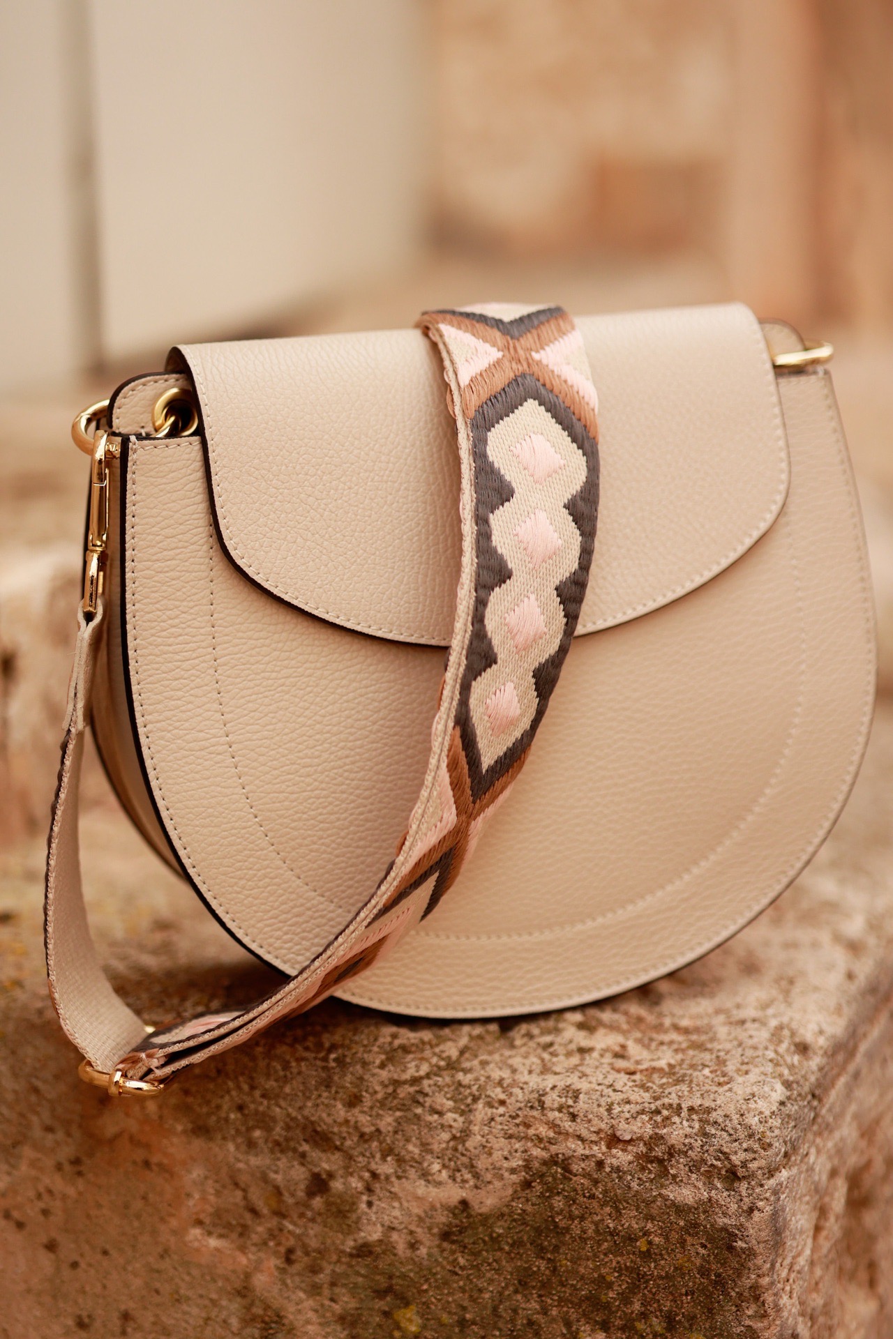 Glattledertasche Golda mit drei Riemen