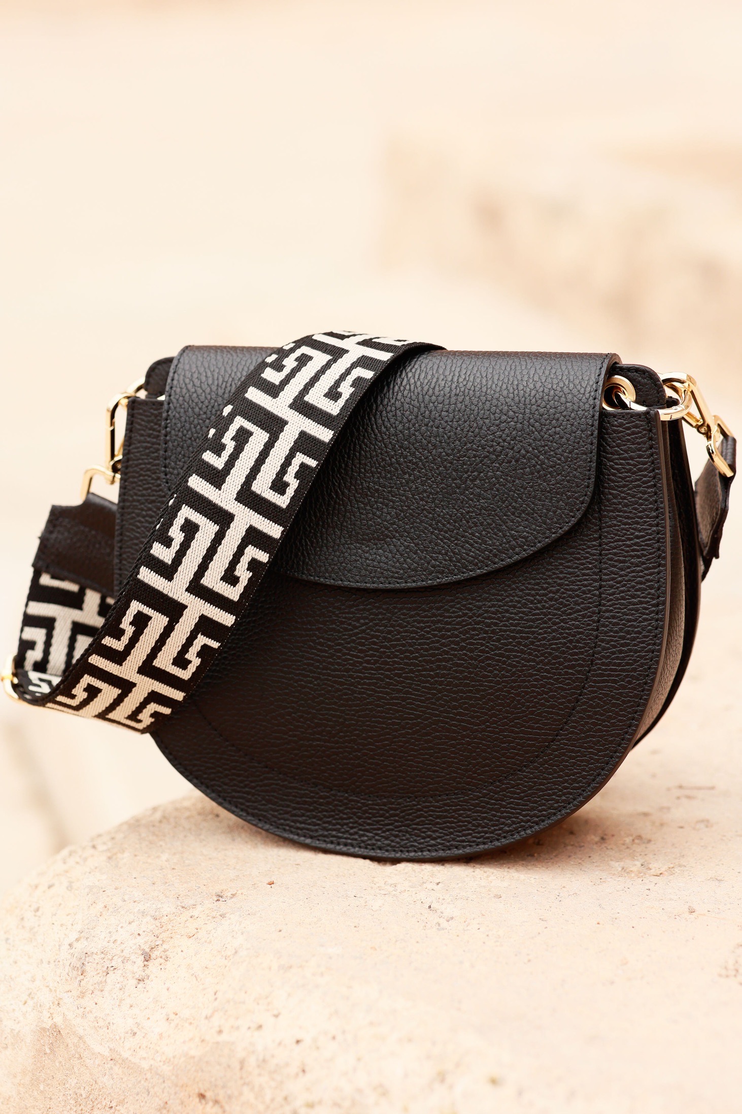 Glattledertasche Golda mit drei Riemen