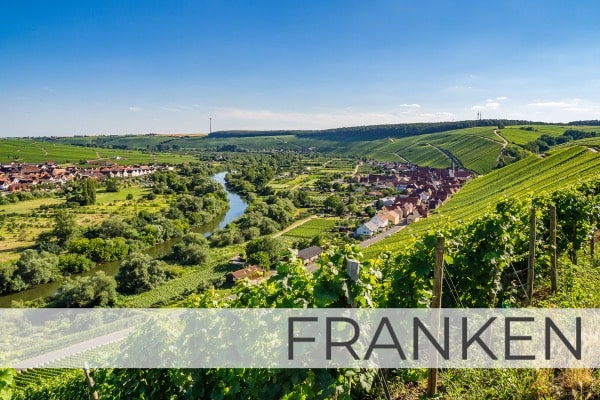 Region Franken Region Franken mit Blick über den Main und die Weinberge