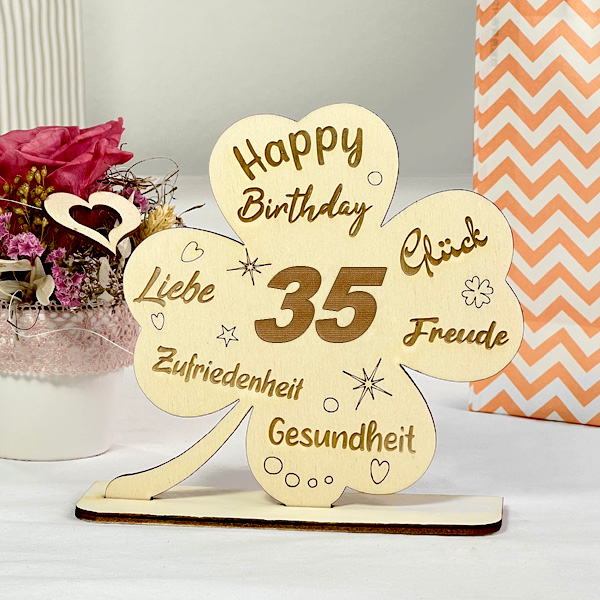 Graviertes Glücks-Kleeblatt zum 35. Geburtstag, Holz als Deko & Geschenk