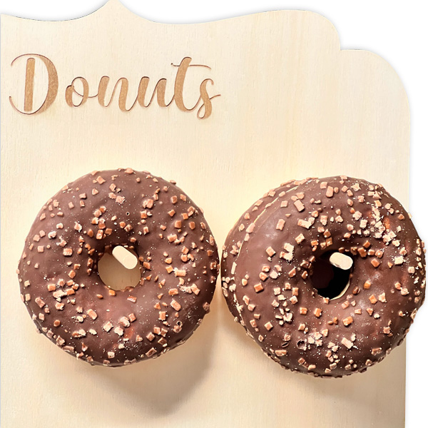 Donut-Aufsteller, Donut Wand aus Holz mit Gravur für bis zu 36 Donuts