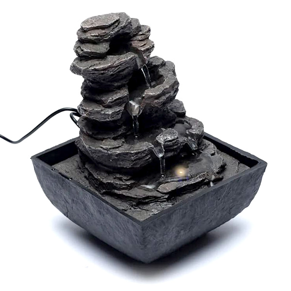 Tischbrunnen "Fels" aus Polyresin, mit warmweißer LED