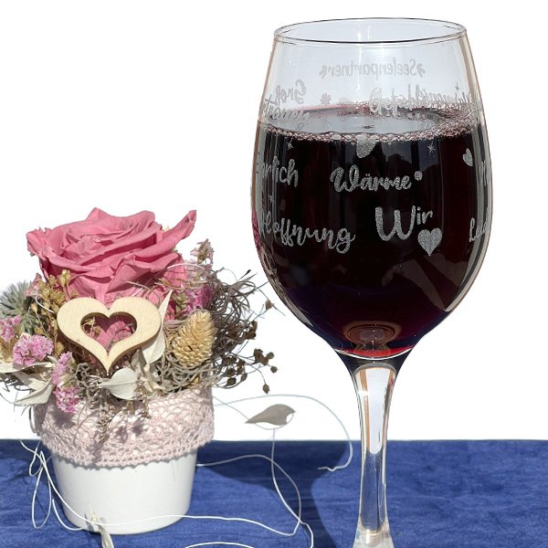 Personalisiertes graviertes Weinglas - Liebe mit positiven lieben Worten