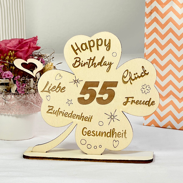 Graviertes Glücks-Kleeblatt zum 55. Geburtstag, Holz als Deko & Geschenk