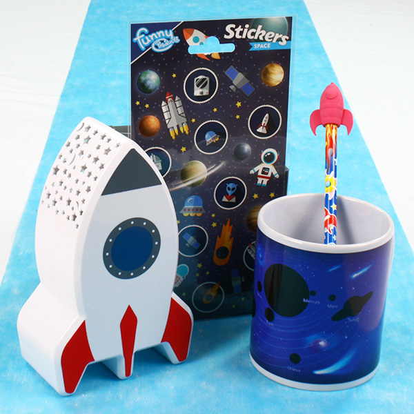 Weltraum Geschenkset, 4-tlg. mit Lampe, Tasse, Bleistift & Sticker