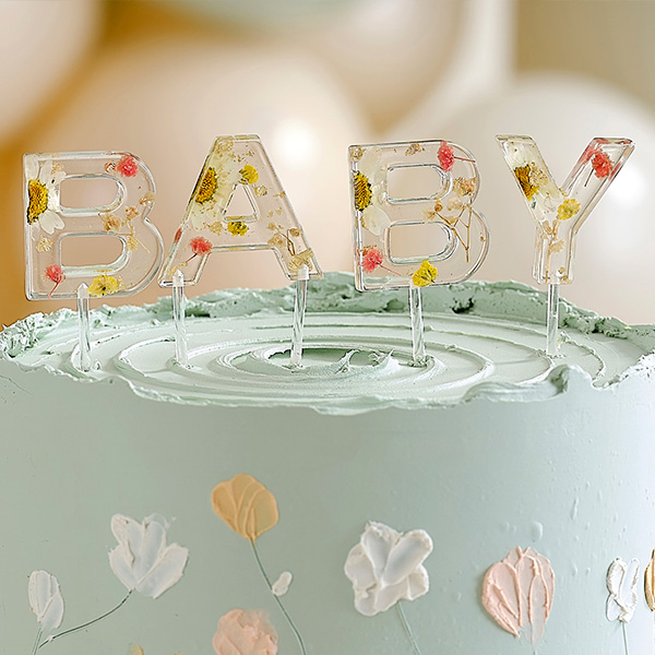 Baby Cake Topper aus Kunststoff mit gepressten Blumen, 16cm x 4cm