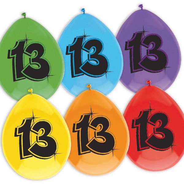 Luftballons, bedruckt mit der Zahl "13"