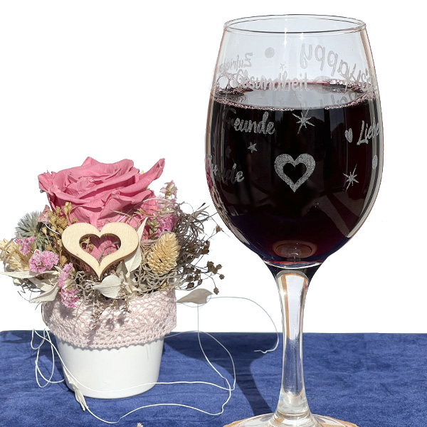 Personalisiertes graviertes Weinglas - Happy Birthday mit positiven lieben Worten