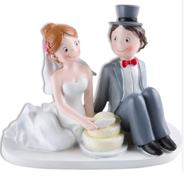 Hochzeitspaar beim Anschneiden der Torte - Dekofigur, sehr schön verarbeitet, aus Polyresin, 16cm x 13cm