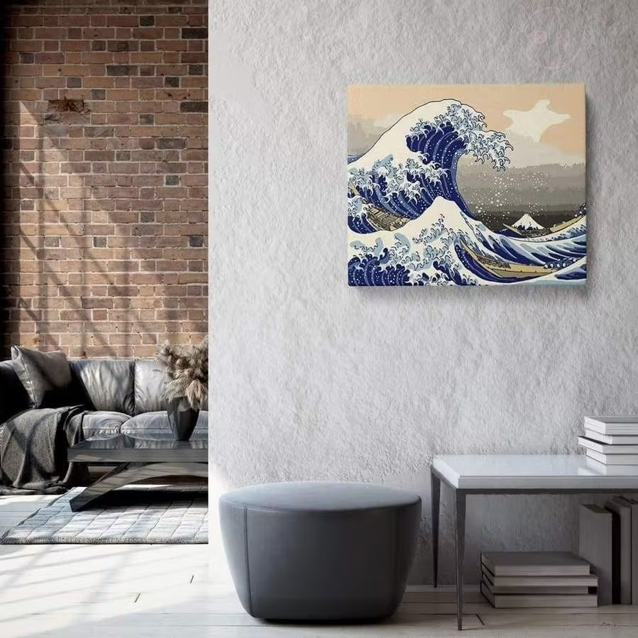 bemalte Leinwand malen nach Zahlen Hokusai hängt an der Wand