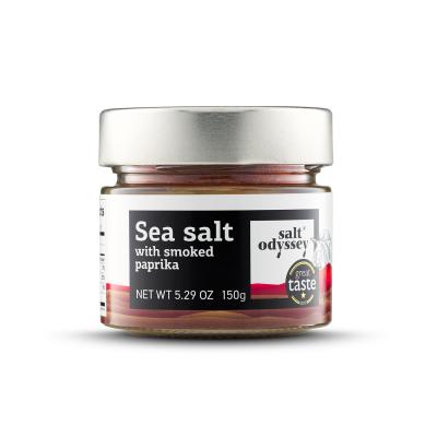 Sea salt flakes with smoked paprika and pepper in a 100g jar.