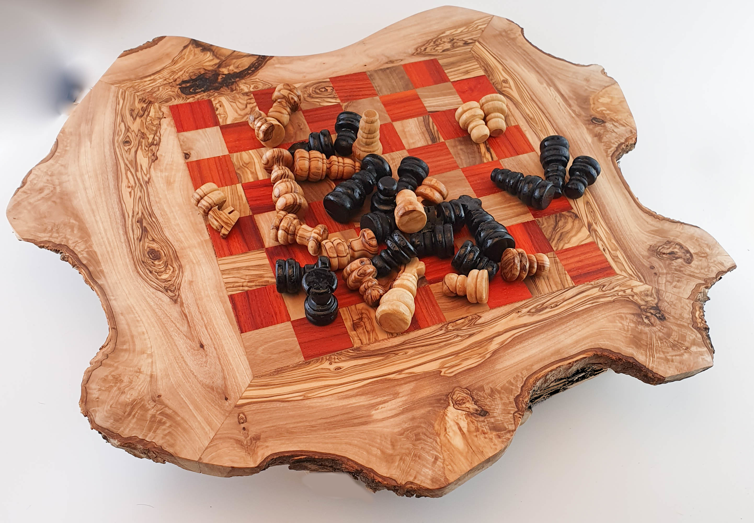 Rustic chess set made of olive wood, approximately 42cm.