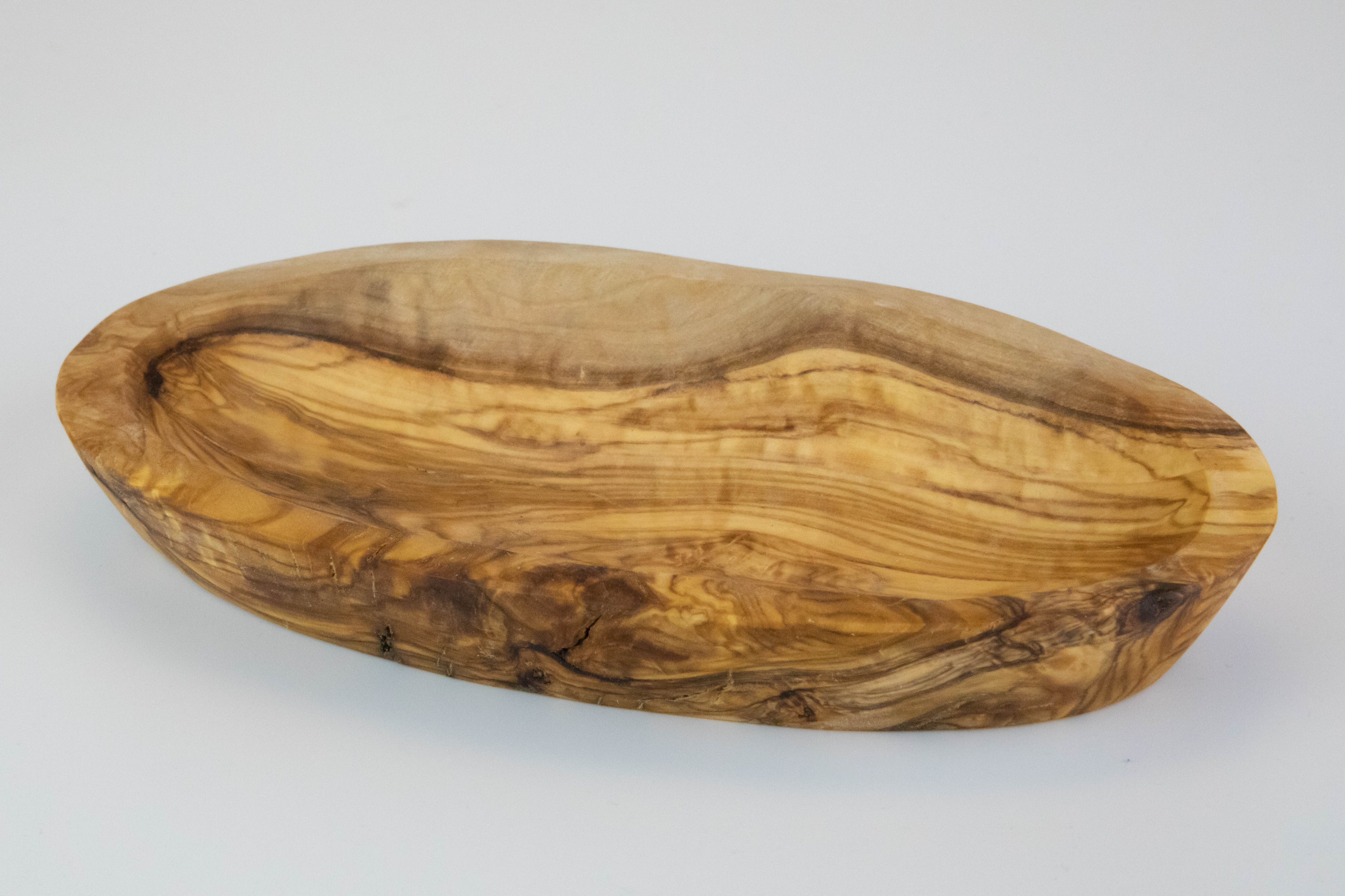 Olive wood bowls in various sizes.