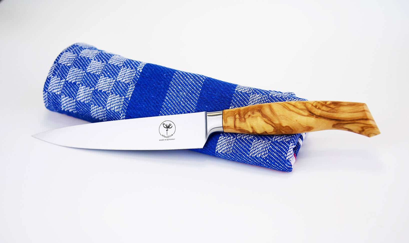 Cuchillo universal de 15cm con mango de madera de olivo.