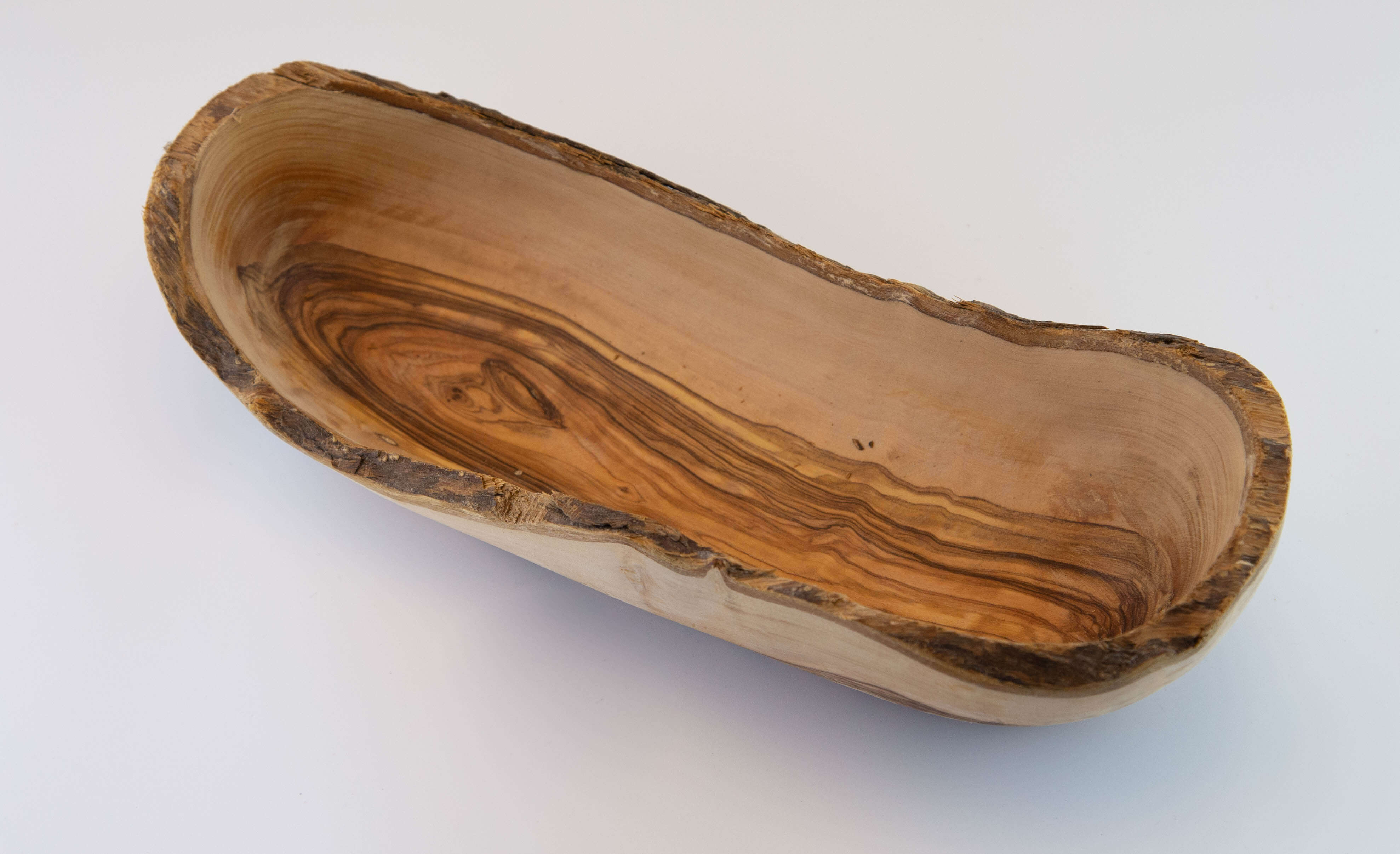 Rustic oval bowl 12-14 cm.