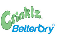 Crinklz und BetterDry sind in bunten Schriftarten dargestellt. Crinklz ist in grün mit einer curvigen Schrift, während BetterDry in blau in einer klaren, modernen Schrift geschrieben ist. Der Hintergrund ist neutral und hebt die Farben hervor.