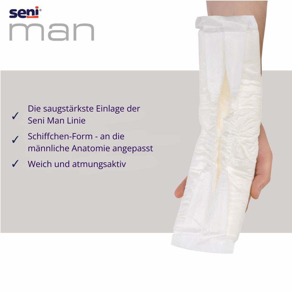 Saugstarke Einlage aus der Seni Man Linie, in der Hand gehalten. Merkmale: schiffchenförmig, an die männliche Anatomie angepasst, weich und atmungsaktiv. Textinformationen zu Eigenschaften sind im Hintergrund sichtbar.