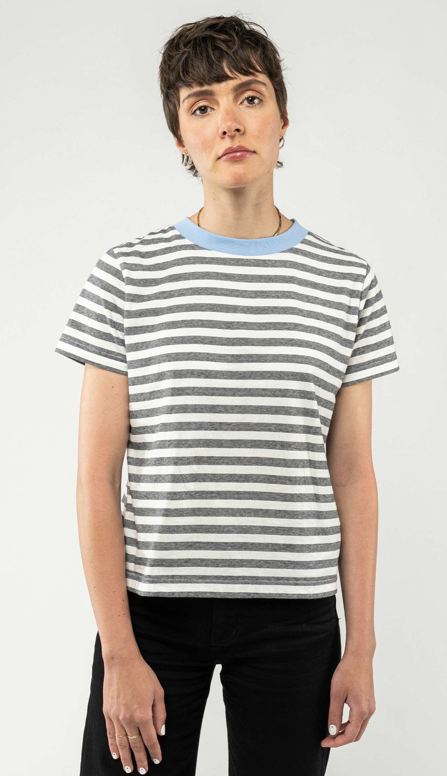 Gestreiftes T-Shirt KHIRA thin stripes/ powder blue
