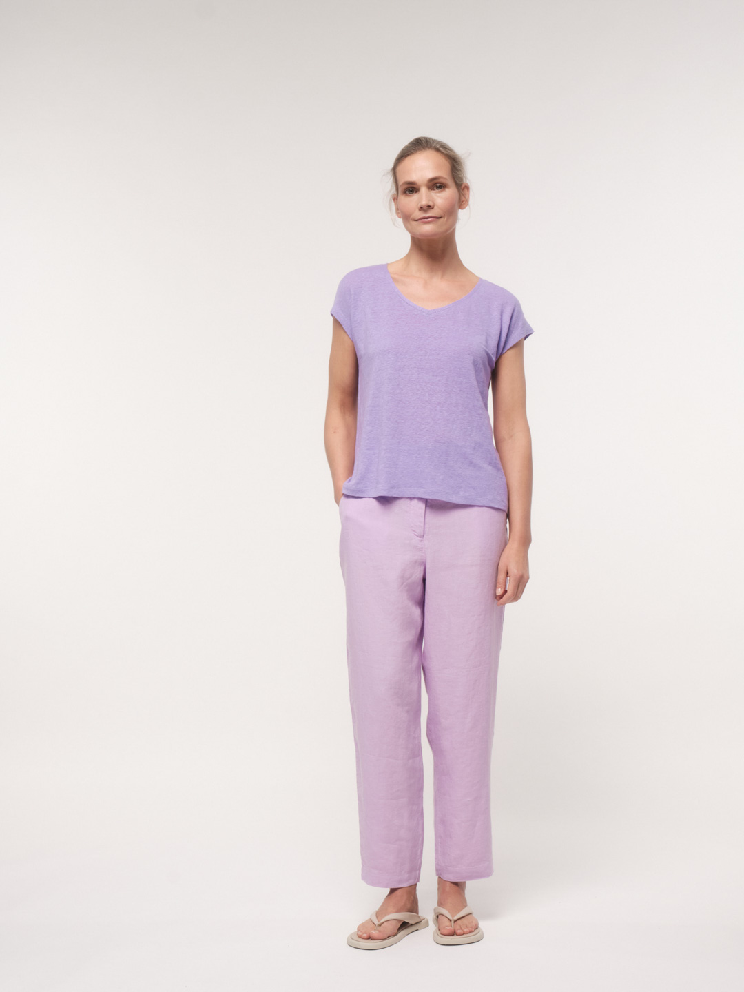 Kurzarm-Shirt mit V-Ausschnitt lilac